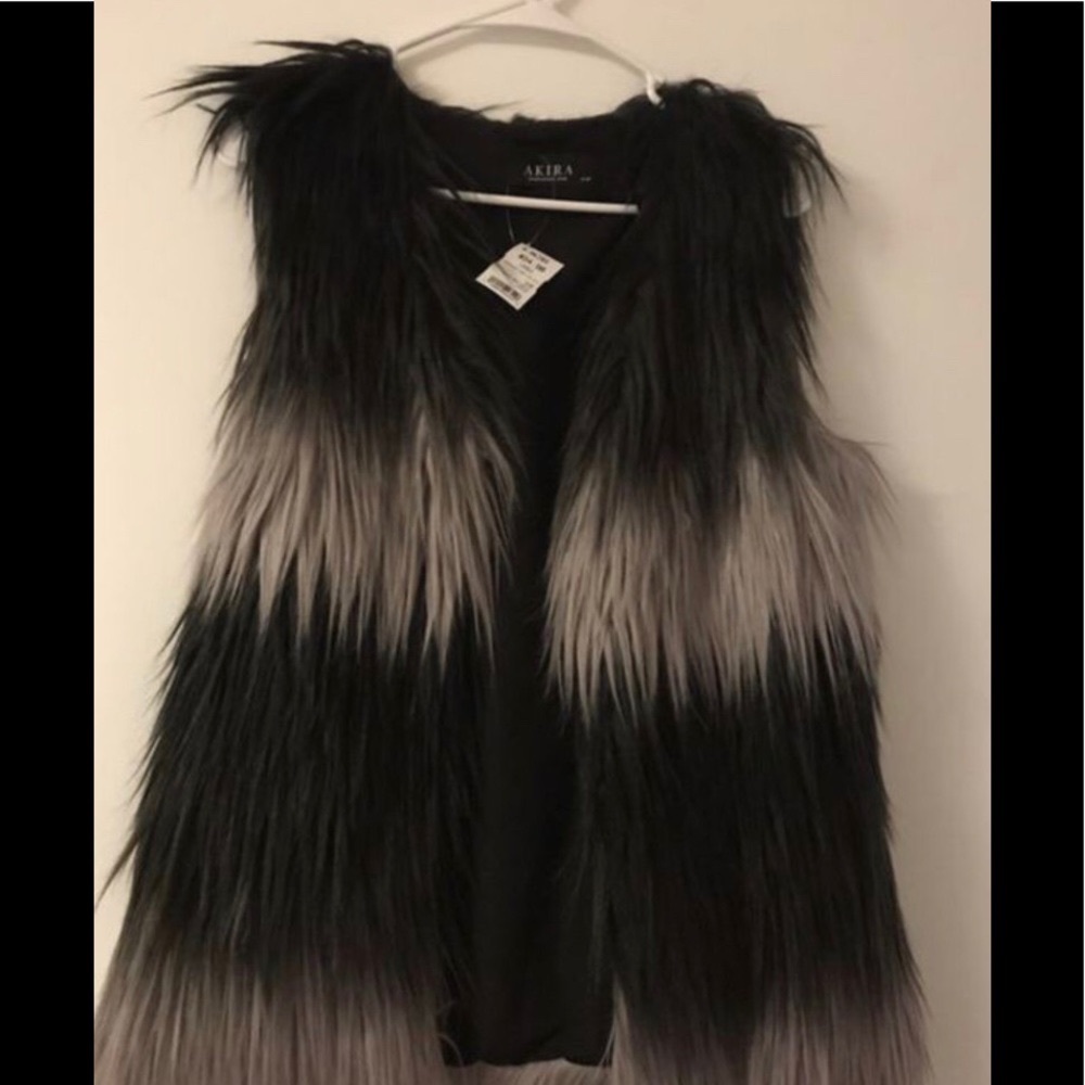 🔥Stylish Faux Fur Multi-tone vest. BRAND NEW!🔥